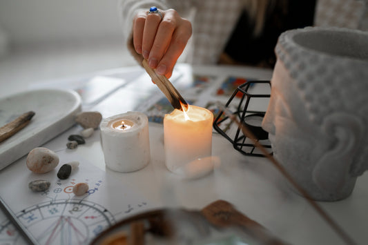 Nettoyer et recharger ses pierres : pourquoi et comment le faire ?